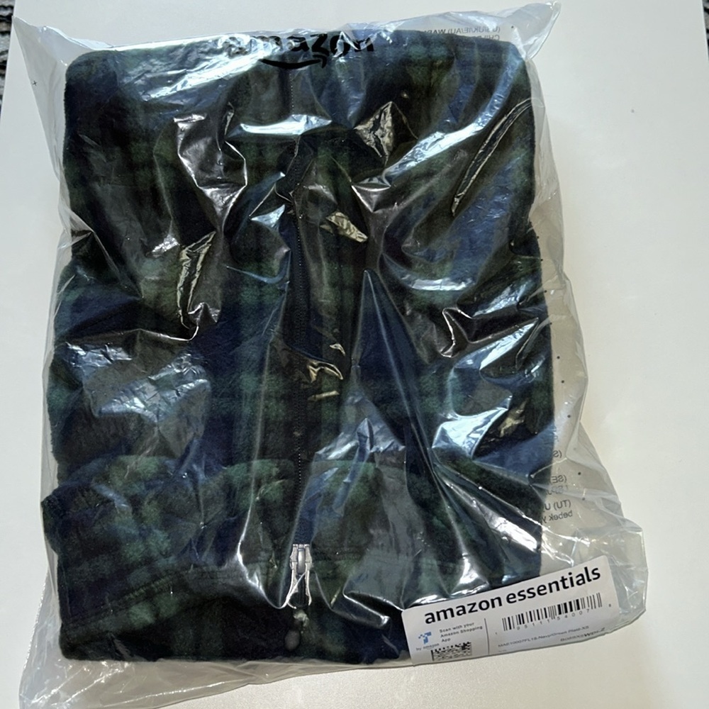 NWT plaid zipper vest - Picture 7 of 7
